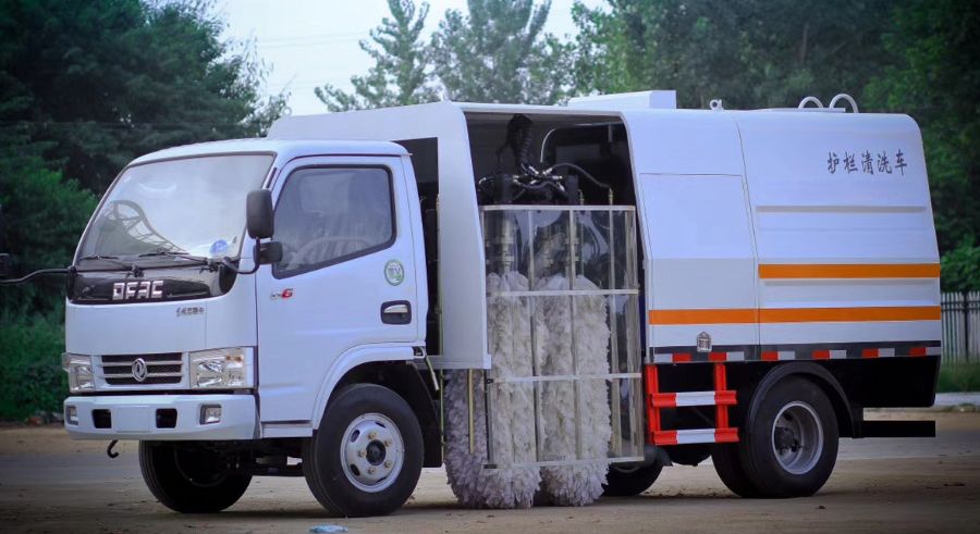 東風(fēng)多利卡護(hù)欄清洗車